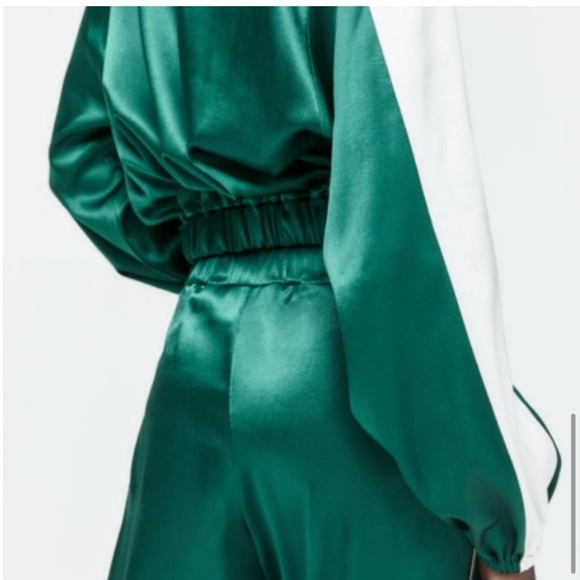 Satin like green track suit Zara with white piping - Picture 9 of 14